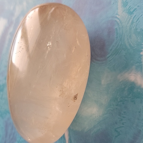 Quartz Palm Stone With Golden Healer - Picture 5 of 6